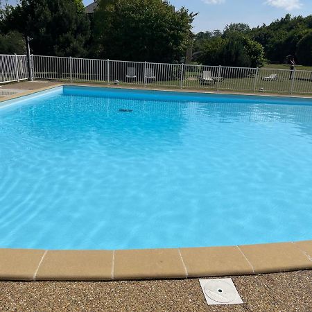 Appartement Studio Côté piscine à Équemauville Extérieur photo